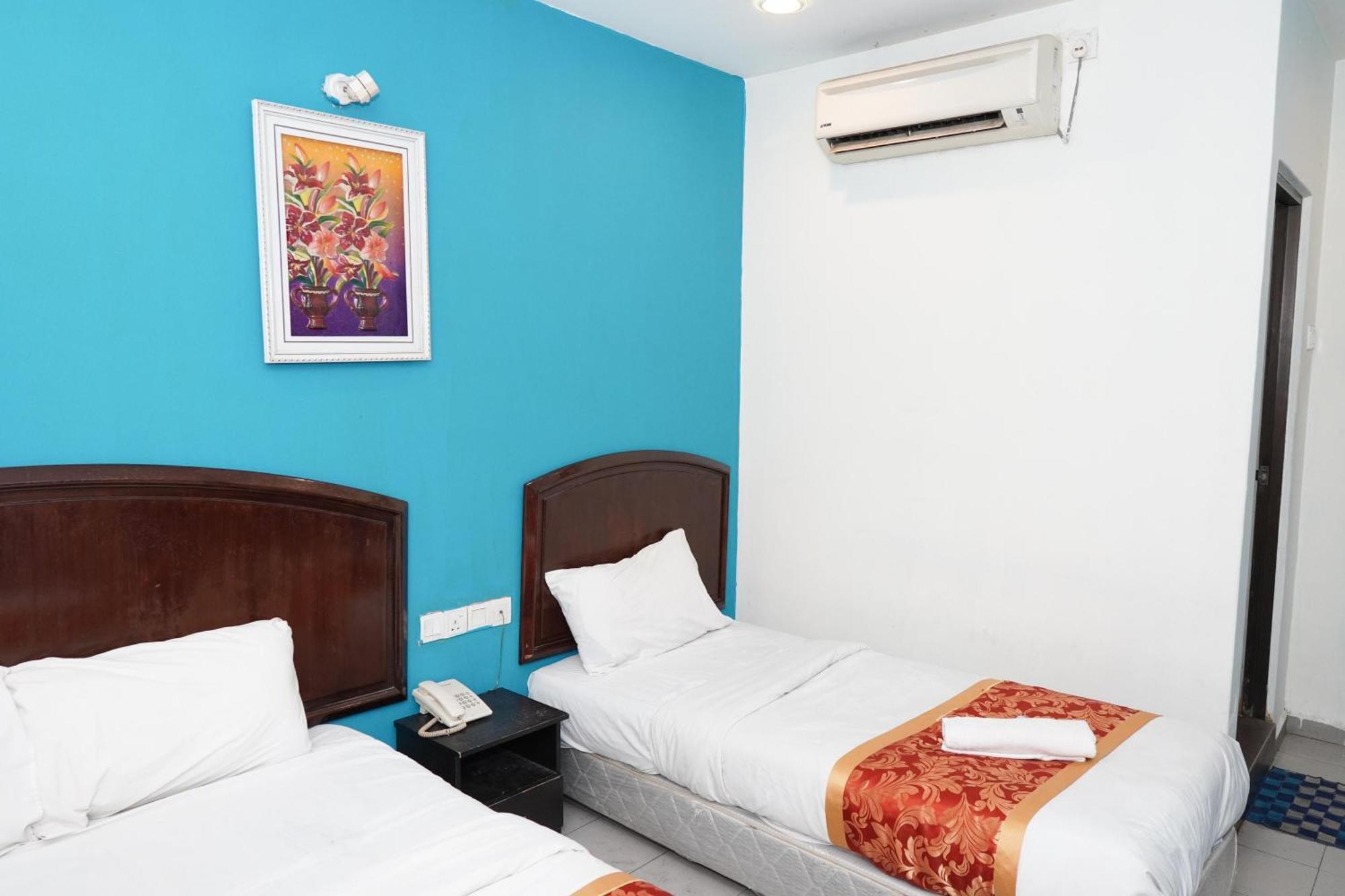 Hotel Shri Putiri Пасир Гуданг Екстериор снимка