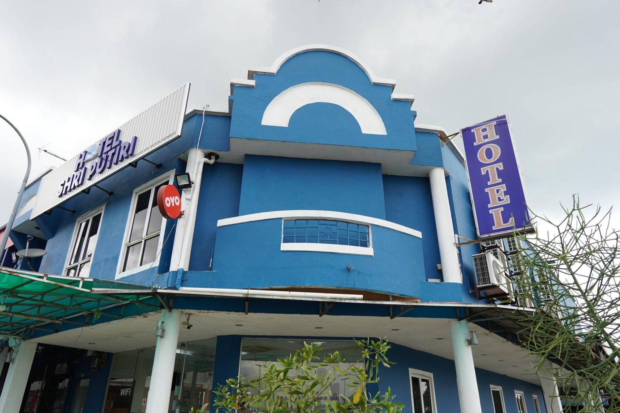 Hotel Shri Putiri Пасир Гуданг Екстериор снимка
